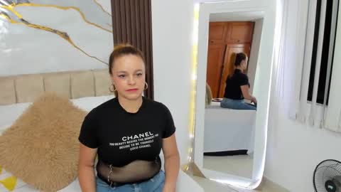 cristal walker online show from April 4, 10:33 am