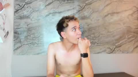 Snapshot of cristhian_cody chatting on October 10, 6:03 pm Cristhian online show from October 10, 6:03 pm