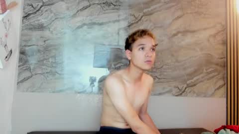 Snapshot of cristhian_cody chatting on October 8, 4:57 pm Cristhian online show from October 8, 4:57 pm