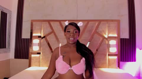 cristin  online show from October 23, 7:15 pm