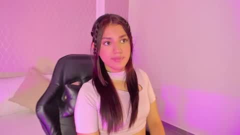 C R I S T I N online show from April 14, 8:56 pm