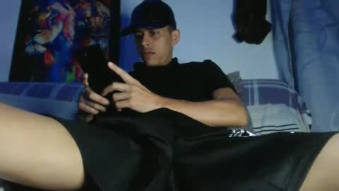 criistofer online show from December 15, 4:41 am