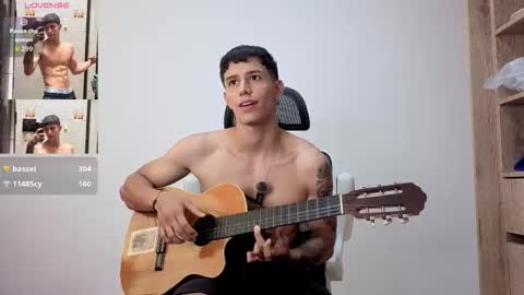 cristopher23  online show from October 9, 6:02 pm