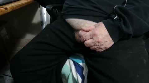 crockerbear11 online show from February 22, 2:52 pm