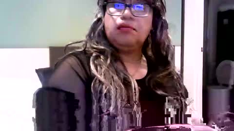 Linda Cross online show from October 27, 10:21 pm