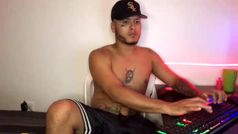 crow_black00 online show from April 15, 9:37 pm