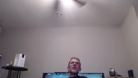 crownbomb online show from December 23, 6:52 am