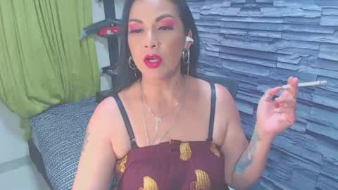 cruela_deviil online show from January 5, 5:09 am