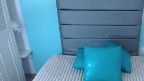 cruzsofia_res online show from July 29, 4:45 am