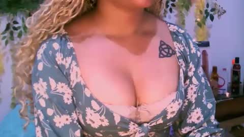 crysrus online show from December 5, 3:28 am