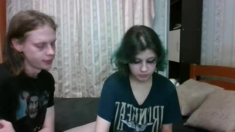 Snapshot of crystal_porn_love chatting on March 5, 8:21 pm Crystal and Marcl online show from March 5, 8:21 pm