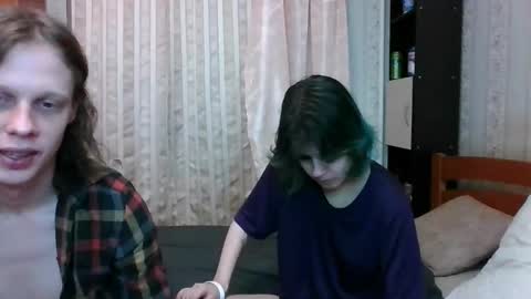 Snapshot of crystal_porn_love chatting on February 7, 9:04 pm Crystal and Marcl online show from February 7, 9:04 pm