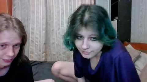 Snapshot of crystal_porn_love chatting on March 2, 4:42 pm Crystal and Marcl online show from March 2, 4:42 pm