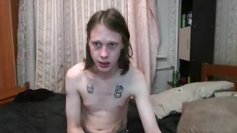 Snapshot of crystal_porn_love chatting on February 18, 1:32 am Crystal and Marcl online show from February 18, 1:32 am