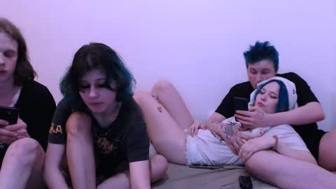 Snapshot of crystal_porn_love chatting on March 4, 1:12 am Crystal and Marcl online show from March 4, 1:12 am