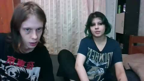 Snapshot of crystal_porn_love chatting on February 6, 11:26 pm Crystal and Marcl online show from February 6, 11:26 pm