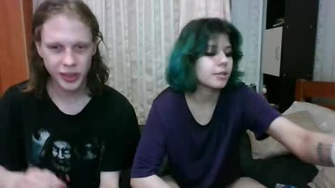 Snapshot of crystal_porn_love chatting on February 28, 7:35 pm Crystal and Marcl online show from February 28, 7:35 pm