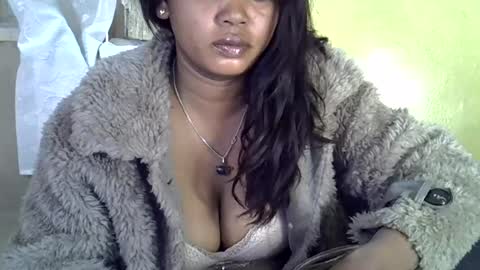 crystalbellax online show from July 1, 12:36 pm