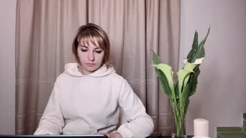 Mary online show from July 28, 8:52 pm