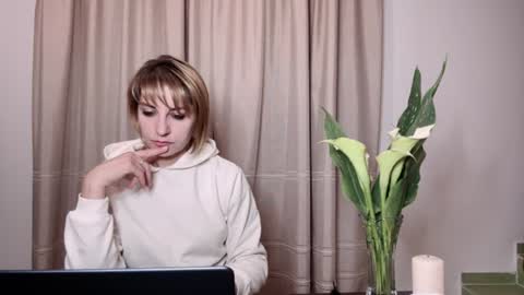 Mary online show from July 28, 8:45 pm