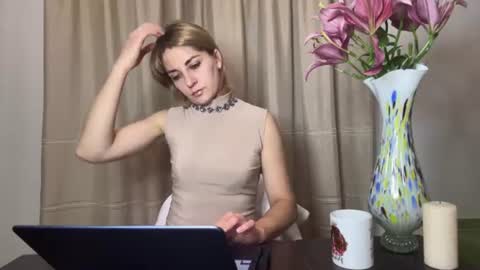 Mary online show from July 13, 8:34 pm