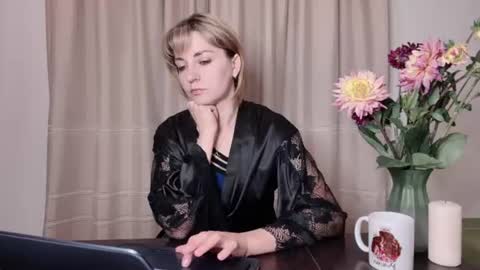 Mary online show from July 8, 8:45 pm