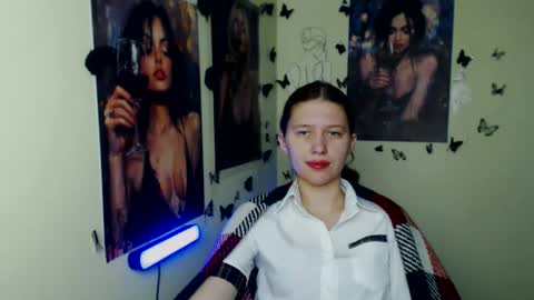 Stella online show from January 12, 1:29 pm