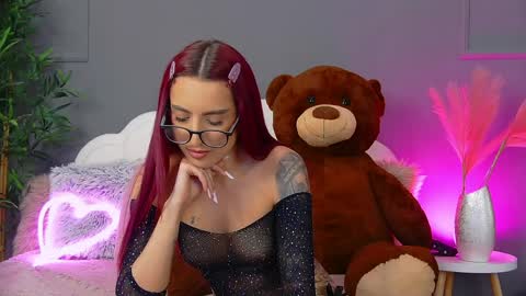 crystallred online show from April 9, 6:19 am