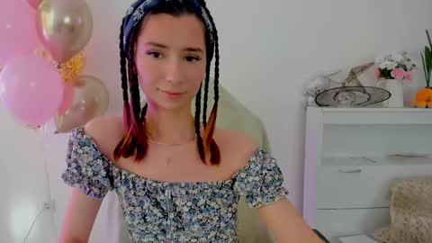 Snapshot of crystalnut chatting on October 19, 3:22 am Maria online show from October 19, 3:22 am