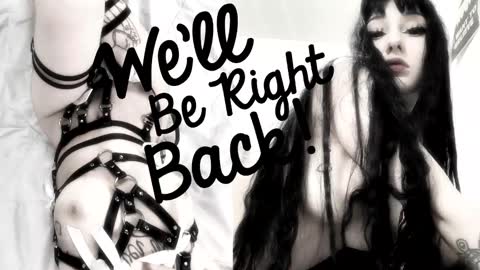 Sasha    Make me moan with patterns   good music here  online show from February 3, 11:25 am