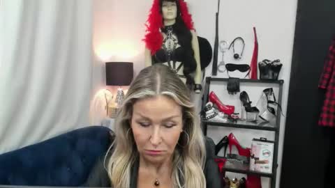 CrystalHotty online show from October 2, 6:34 am