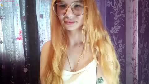 Snapshot of cucumber_kringe chatting on October 25, 7:19 am Sia online show from October 25, 7:19 am