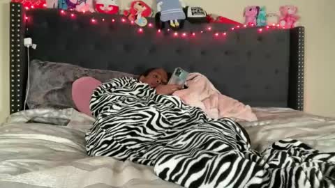 cum2charmxx online show from October 26, 2:50 pm