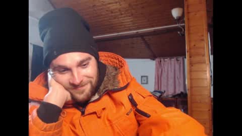 Snapshot of cumingdutchman chatting on December 16, 12:15 am cumingdutchman online show from December 16, 12:15 am