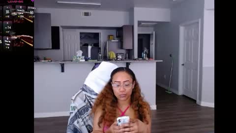 Nia Reese online show from June 19, 6:58 pm
