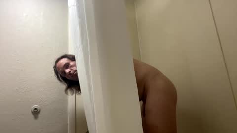Snapshot of cumslutboi27 chatting on March 5, 8:21 am cumslutboi27 online show from March 5, 8:21 am