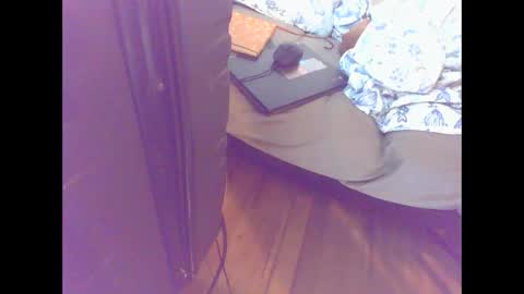 Snapshot of cumslutboi27 chatting on October 12, 6:06 am cumslutboi27 online show from October 12, 6:06 am