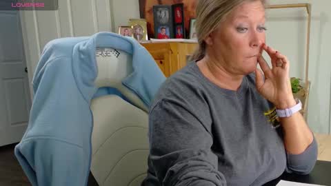 curious couple online show from December 17, 6:25 pm