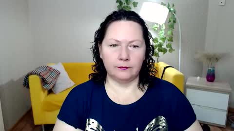 curvy_girlz online show from November 19, 5:23 pm