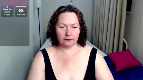 curvy_girlz online show from October 5, 5:31 pm