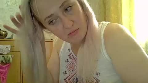 Curvy online show from June 22, 11:28 am
