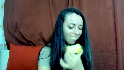 cute_angel95 online show from October 10, 6:25 pm