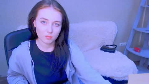 cute_emeli_ online show from November 5, 5:04 pm