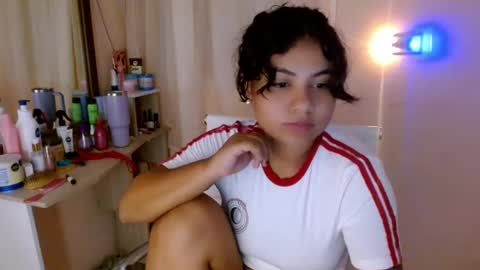 cute_hippo8 online show from February 22, 8:50 am