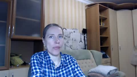 cute_lion_ online show from June 17, 1:16 pm