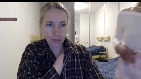 Snapshot of cute_lion_ chatting on October 16, 3:00 pm cute_lion_ online show from October 16, 3:00 pm