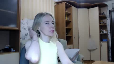cute_lion_ online show from July 13, 8:01 pm