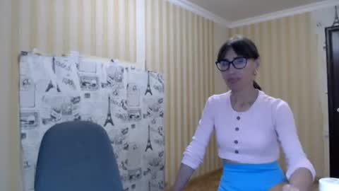 cute_lion_ online show from August 1, 11:56 am