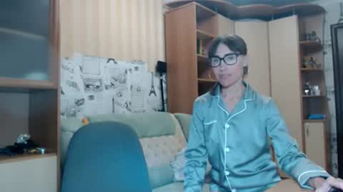 cute_lion_ online show from July 10, 12:43 pm