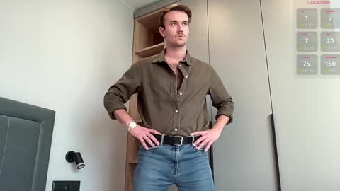 cute_skywalker online show from September 17, 3:15 pm